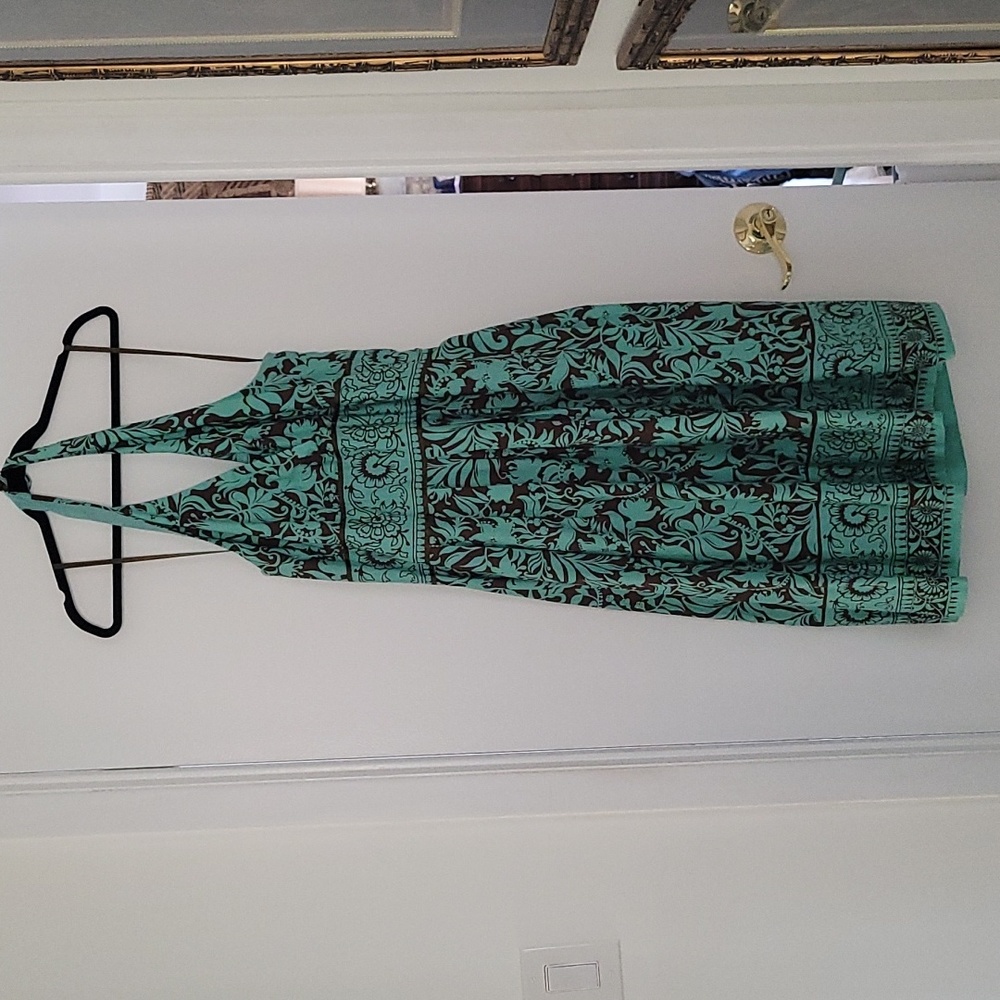 SUMMER HALTER DRESS W/ BUTTON IN BACK